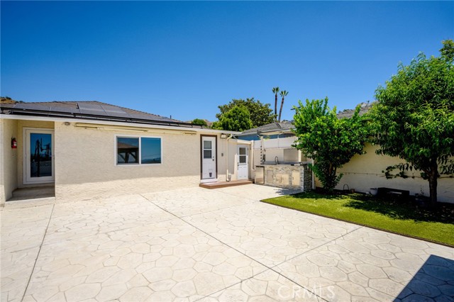 8337 Valecrest Drive, Sun Valley CA: https://media.crmls.org/medias/684f40ee-bd10-49f4-806c-0ab437468dfb.jpg