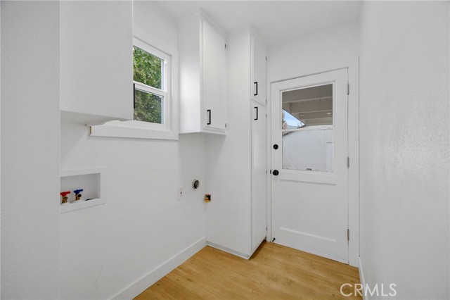Detail Gallery Image 20 of 29 For 2640 N Buena Vista St, Burbank,  CA 91504 - 3 Beds | 2 Baths