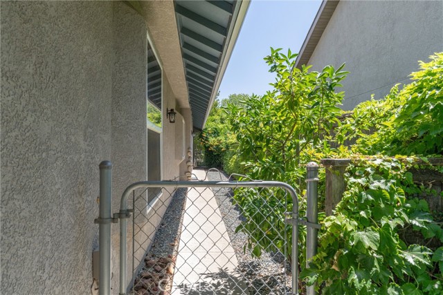 43 Edgewater Court, Chico CA: https://media.crmls.org/medias/68506b7f-e28b-4b67-9116-c2e8f673c666.jpg
