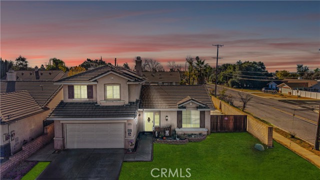 Detail Gallery Image 2 of 32 For 34711 Sunlight, Yucaipa,  CA 92399 - 4 Beds | 3 Baths