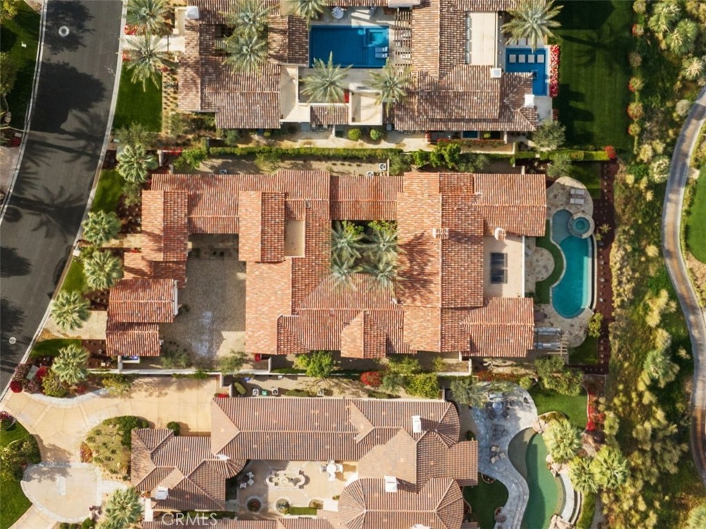 https://media.crmls.org/medias/6850a6a6-4e08-47ea-80a8-f711fd7a424c.jpg?preset=X-Large