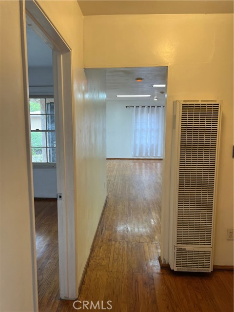 5251 Laurel Street, San Diego CA: https://media.crmls.org/medias/6850b315-7c82-4548-9ac2-11e42b491378.jpg