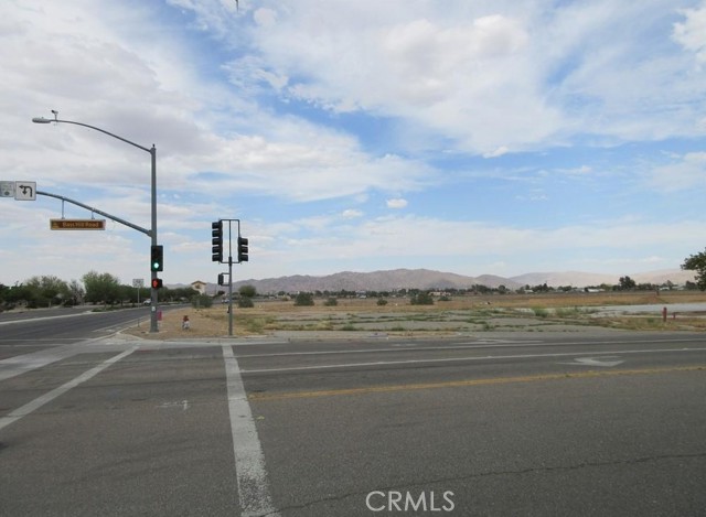 15001 Bass Hill Road, Apple Valley CA: https://media.crmls.org/medias/6850c80d-a863-4a92-aef7-e79ff4994a0e.jpg