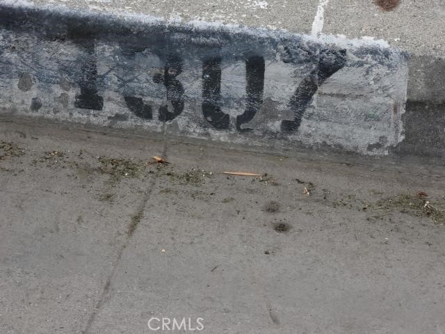 https://media.crmls.org/medias/6850fe14-2a06-4605-9a13-a793a4a3b323.jpg?preset=X-Large