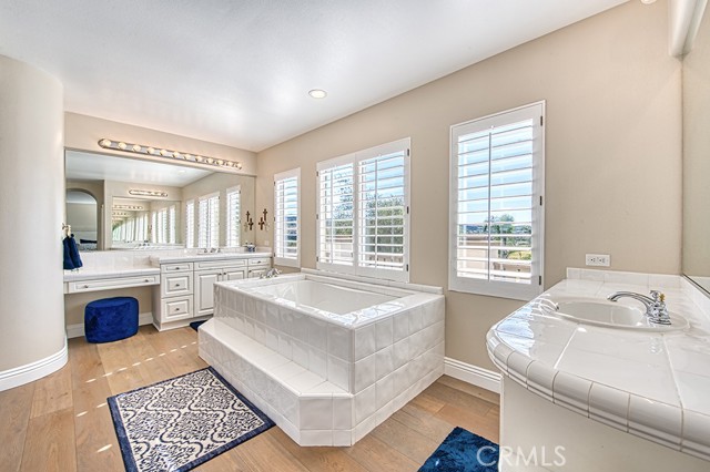 Detail Gallery Image 21 of 54 For 30 Lake View, Coto de Caza,  CA 92679 - 4 Beds | 4/1 Baths