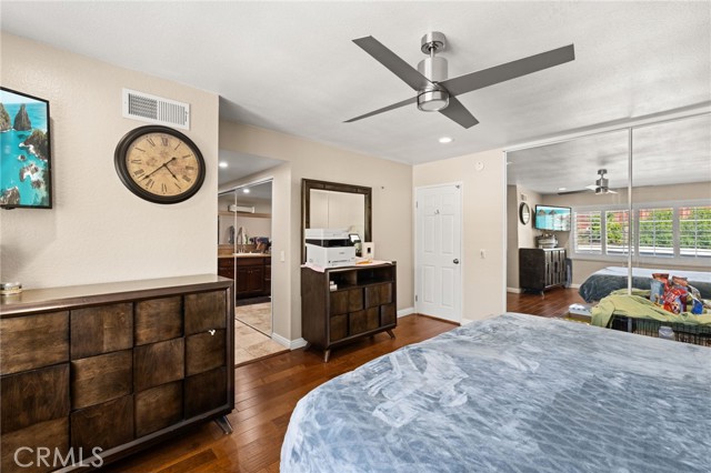 40 Country Wood Drive, Phillips Ranch CA: https://media.crmls.org/medias/68520ada-4a28-4ad8-8884-0155e9184176.jpg