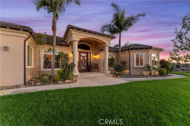16905 Silver Star Court, Riverside CA: https://media.crmls.org/medias/6852a127-fd54-4f44-84a3-267abd96c51c.jpg