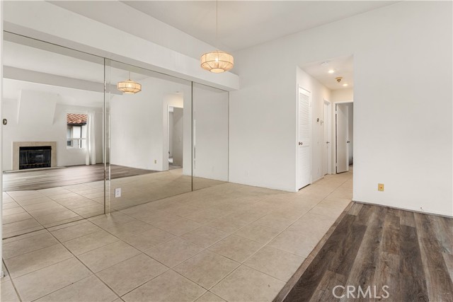 Detail Gallery Image 9 of 29 For 105 Corsica Dr, Newport Beach,  CA 92660 - 2 Beds | 1 Baths