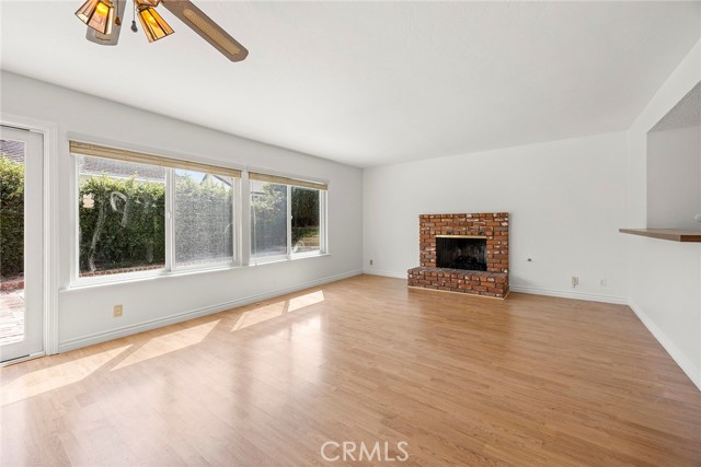 312 Marymont Avenue, Placentia CA: https://media.crmls.org/medias/68533016-dff6-41c8-9f51-48f6e168dfbd.jpg