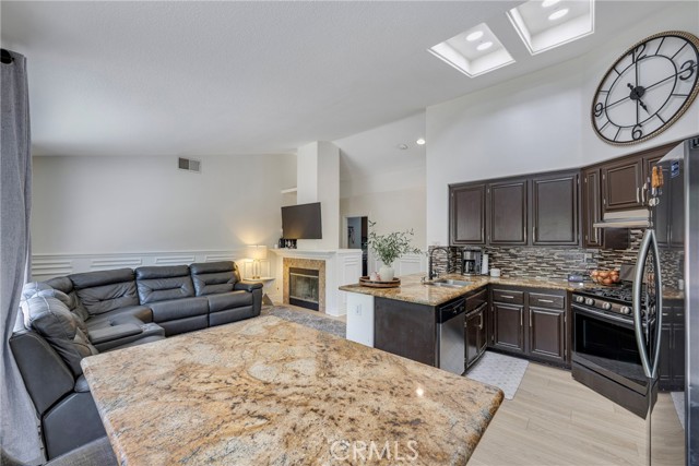 Detail Gallery Image 19 of 43 For 32009 Bourges, Lake Elsinore,  CA 92530 - 3 Beds | 2 Baths