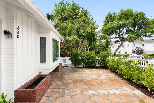 Detail Gallery Image 16 of 17 For 438 Acacia Ave, Corona Del Mar,  CA 92625 - 2 Beds | 1 Baths