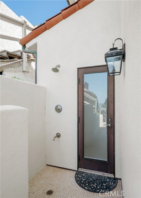 Detail Gallery Image 29 of 43 For 32061 Coast Hwy, Laguna Beach,  CA 92651 - 4 Beds | 4/2 Baths