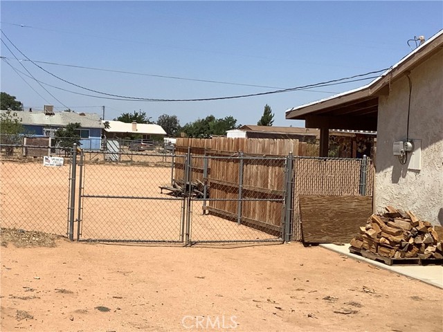 10578 Jamul Road, Apple Valley CA: https://media.crmls.org/medias/685569b2-1561-4503-aa0d-40f523c52b17.jpg