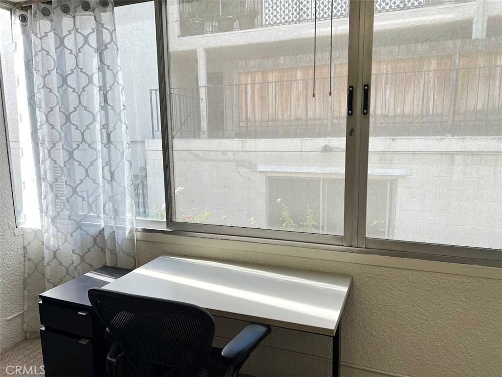 https://media.crmls.org/medias/68558a44-8426-42a3-8836-e5c9a6ac6d55.jpg?preset=X-Large