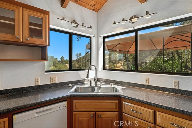 42480 Ranger Circle Way, Coarsegold CA: https://media.crmls.org/medias/6855bfc2-b1d5-415b-a1fc-0221a8f00c1a.jpg