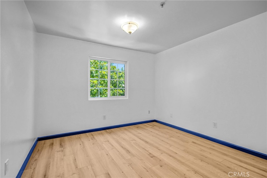 https://media.crmls.org/medias/6855fd50-58a8-4c2b-8720-2162a24af104.jpg?preset=X-Large