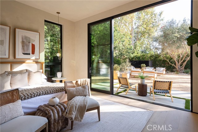 Detail Gallery Image 27 of 36 For 23340 Collins, Woodland Hills,  CA 91367 - 4 Beds | 4/1 Baths