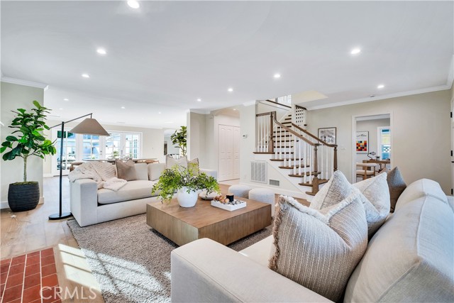 Detail Gallery Image 12 of 66 For 4001 4001 Pine, Long Beach,  CA 90807 - 5 Beds | 5 Baths