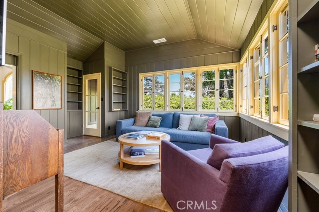 15113 Encanto Drive, Sherman Oaks CA: https://media.crmls.org/medias/68570e5a-4168-493d-9f43-b4ee94891aea.jpg