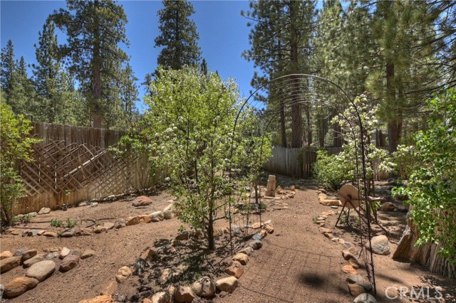 Detail Gallery Image 15 of 44 For 531 Killington Way, Big Bear Lake,  CA 92315 - 4 Beds | 2/1 Baths