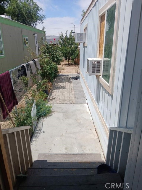 2515 E Ave I, Lancaster CA: https://media.crmls.org/medias/68579c16-5b8a-492e-86d7-777db85dba8b.jpg