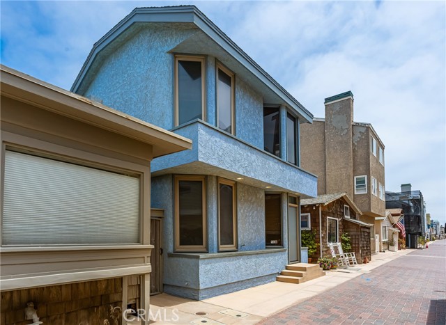51 B Surfside Avenue, Surfside CA: https://media.crmls.org/medias/6858565a-05e1-4c54-ad46-d55544a739e9.jpg