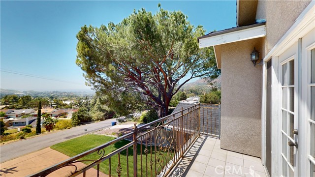 Detail Gallery Image 32 of 49 For 11054 Plainview Ave, Tujunga,  CA 91042 - 5 Beds | 3/1 Baths