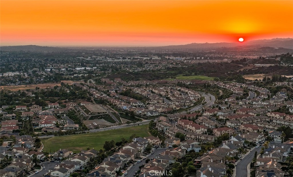 https://media.crmls.org/medias/6859740e-c393-4775-a0aa-ae47d2648a5c.jpg?preset=X-Large