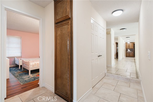 10200 Bothwell Road, Northridge CA: https://media.crmls.org/medias/6859759e-85af-4bb7-b30d-9815ecd9f464.jpg