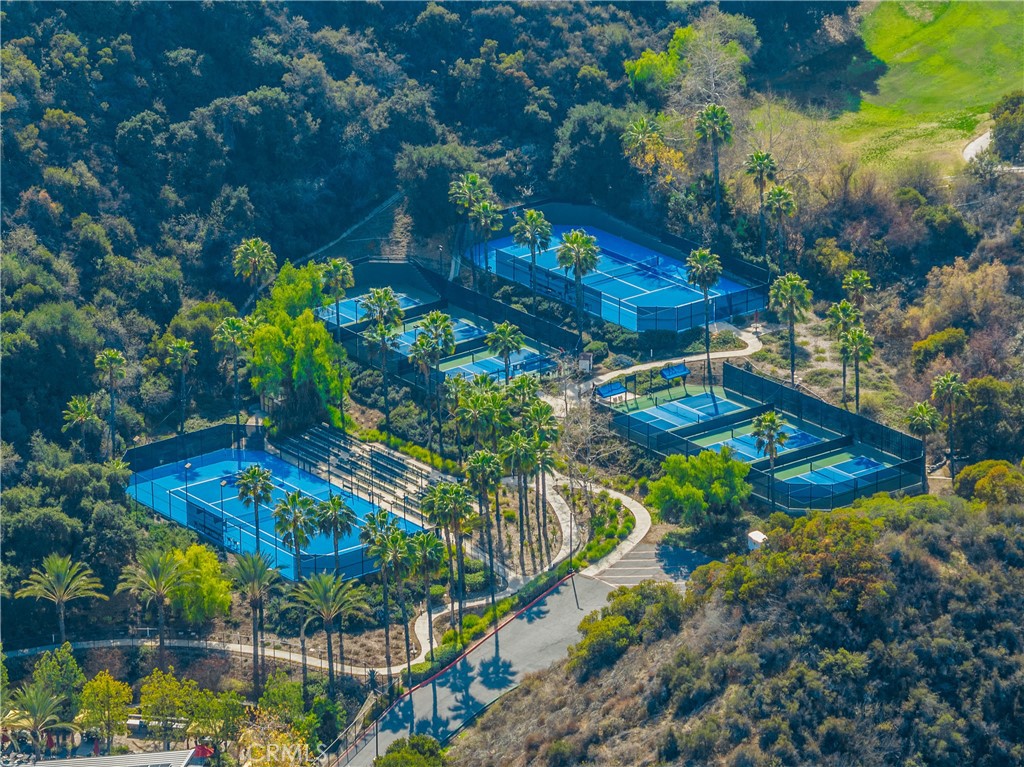 https://media.crmls.org/medias/685a2b55-a219-45f0-a48f-315f32a0362a.jpg?preset=X-Large