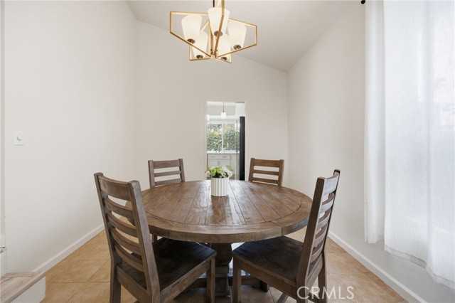 Detail Gallery Image 15 of 21 For 10414 Andora Ave, Chatsworth,  CA 91311 - 3 Beds | 2/1 Baths