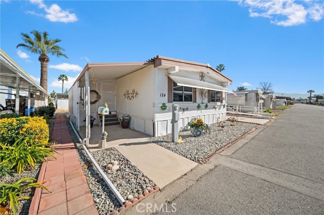 Detail Gallery Image 3 of 46 For 725 W Thornton Ave #124,  Hemet,  CA 92543 - 2 Beds | 2 Baths