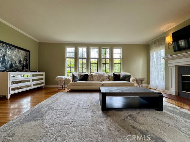 Detail Gallery Image 8 of 65 For 1149 Cordova Ave, Glendale,  CA 91207 - 5 Beds | 3 Baths