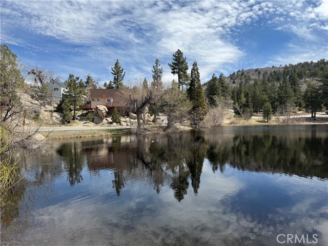 2440 Spruce Drive, Arrowbear CA: https://media.crmls.org/medias/685d85a9-5137-4b87-be52-6d78dc4ec13a.jpg
