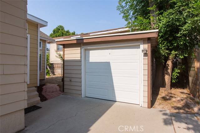 1417 Monterey Avenue, Monrovia CA: https://media.crmls.org/medias/685dd8f1-62fb-4d82-8cfb-be09303a9bc7.jpg