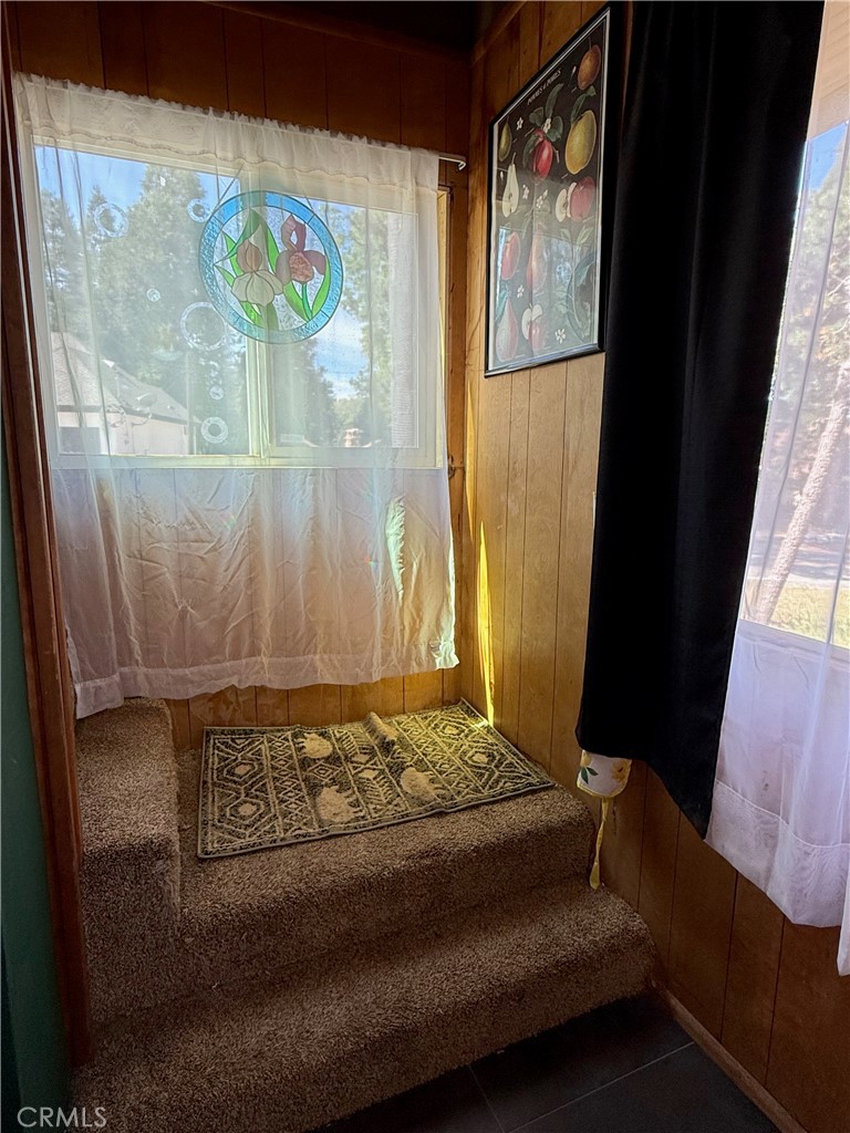https://media.crmls.org/medias/685ddaf2-5c85-4edc-ace8-417a5eef3efc.jpg?preset=X-Large