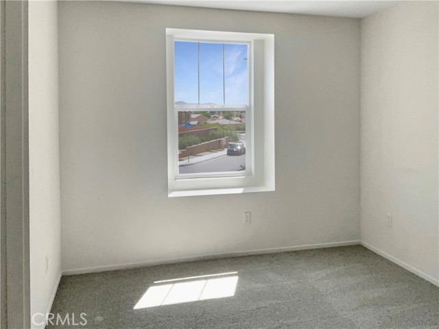 Detail Gallery Image 13 of 19 For 15722 Wyburn Ln, Victorville,  CA 92394 - 4 Beds | 2/1 Baths