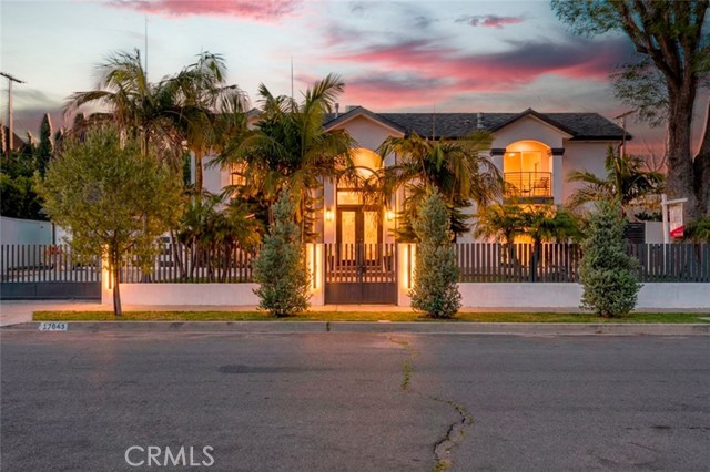Detail Gallery Image 60 of 75 For 17043 Gunther St, Granada Hills,  CA 91344 - 4 Beds | 4 Baths