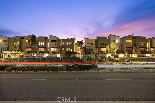 1831 Northpark Boulevard, San Bernardino CA: https://media.crmls.org/medias/685e3da6-c58e-46a6-a1f8-e4d8f8137412.jpg