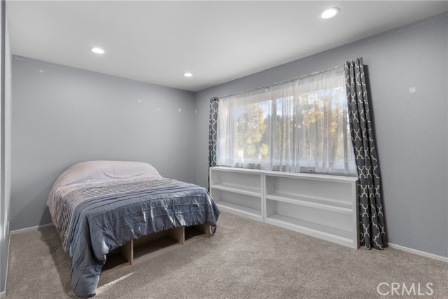 Detail Gallery Image 25 of 41 For 23439 via Elisandra, Valencia,  CA 91355 - 5 Beds | 3 Baths