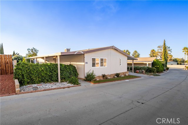 Detail Gallery Image 4 of 27 For 1030 E Avenue S #186,  Palmdale,  CA 93550 - 4 Beds | 2 Baths