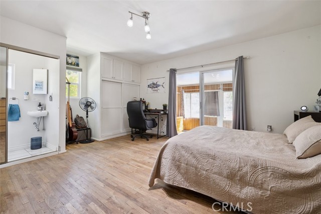 5800 Winnetka Avenue, Woodland Hills CA: https://media.crmls.org/medias/685ee849-39ed-4d65-8aa7-174fda6d600e.jpg
