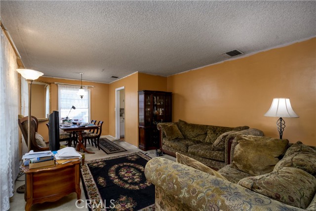 Detail Gallery Image 4 of 14 For 9008 Ola Ave, Whittier,  CA 90603 - 2 Beds | 2 Baths