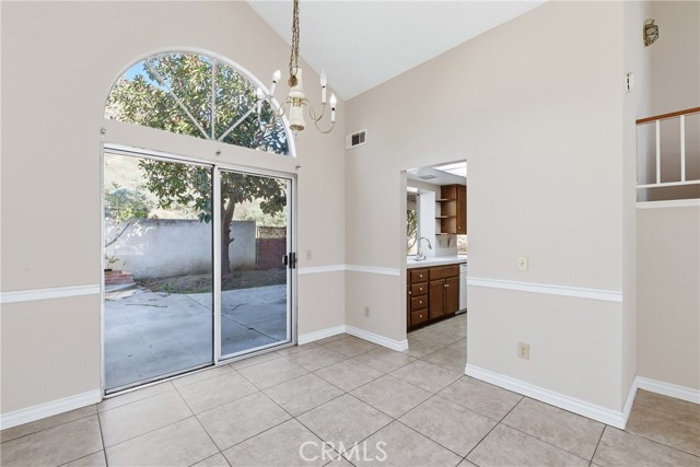 Detail Gallery Image 8 of 51 For 14988 Long View Dr, Fontana,  CA 92337 - 4 Beds | 3 Baths