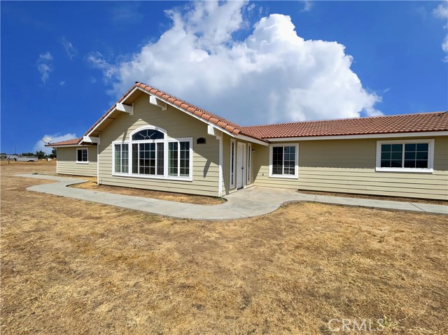 Detail Gallery Image 1 of 18 For 23203 Avenue 24, Chowchilla,  CA 93610 - 3 Beds | 2 Baths