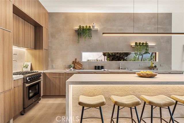 17827 Miranda Street, Encino CA: https://media.crmls.org/medias/6861064e-04fc-4927-bc81-2e9e473d1926.jpg