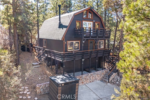 Detail Gallery Image 5 of 46 For 108 E Rainbow Bld, Big Bear City,  CA 92314 - 4 Beds | 1/1 Baths