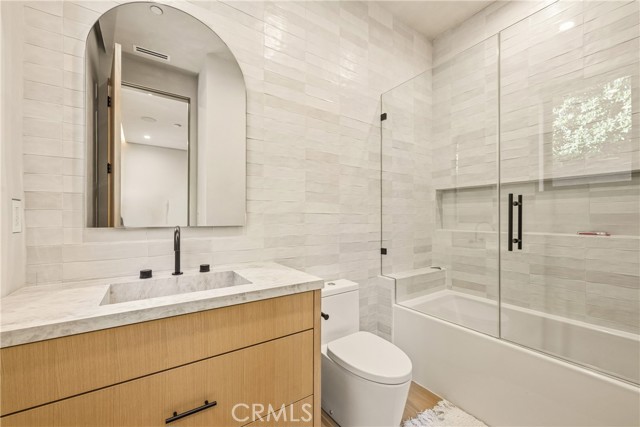 Detail Gallery Image 49 of 54 For 22924 Erwin St, Woodland Hills,  CA 91367 - 11 Beds | 9/2 Baths