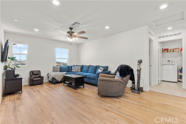 6283 Big Bend Way, Jurupa Valley CA: https://media.crmls.org/medias/6861d5ed-3810-43bc-9e2d-27abf33fc9de.jpg