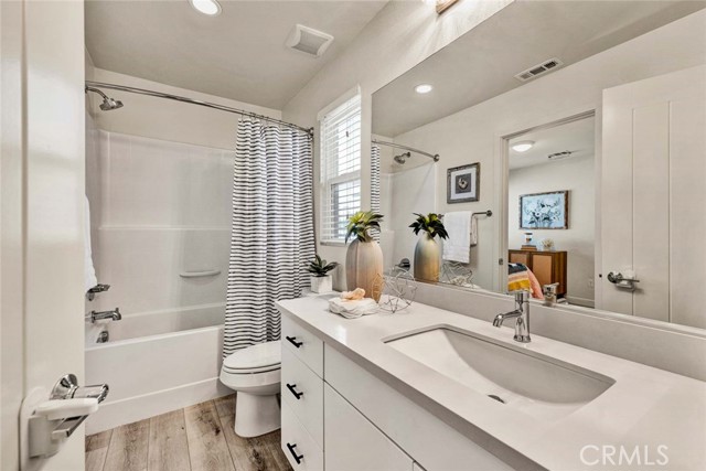 Detail Gallery Image 14 of 21 For 813 S Anaheim Bld #101,  Anaheim,  CA 92805 - 3 Beds | 2/1 Baths
